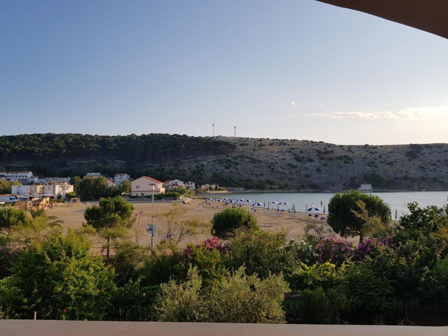 Apartments Mari - Near Sea Lopar Bagian luar foto